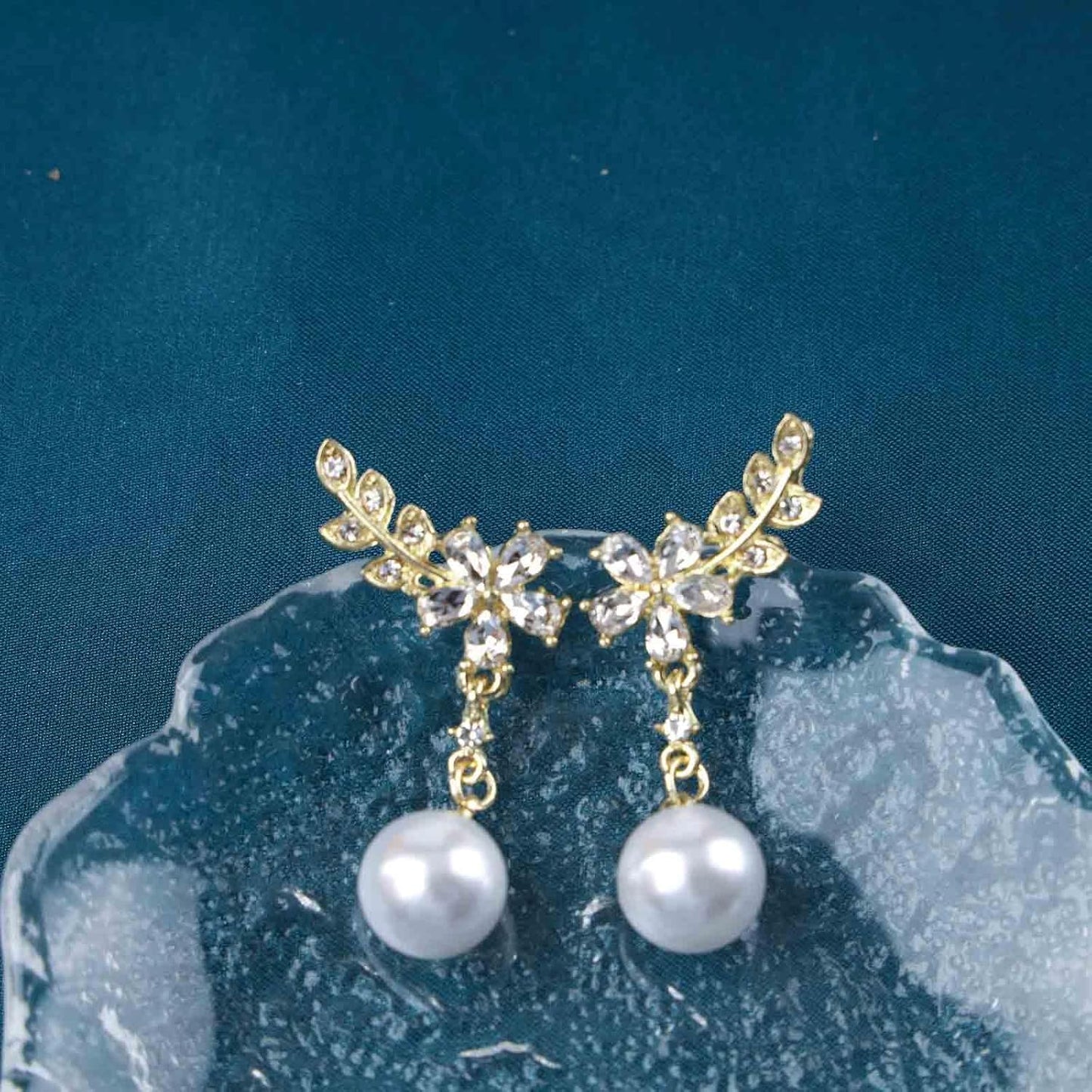 Vintage Crystal Flower Ear Climber Earrings Rhinestone Pearl Dangle Earrings Gold Cz Chain Tassel Earrings Sparkly Pearl Drop Earrings Jewelry for Women
