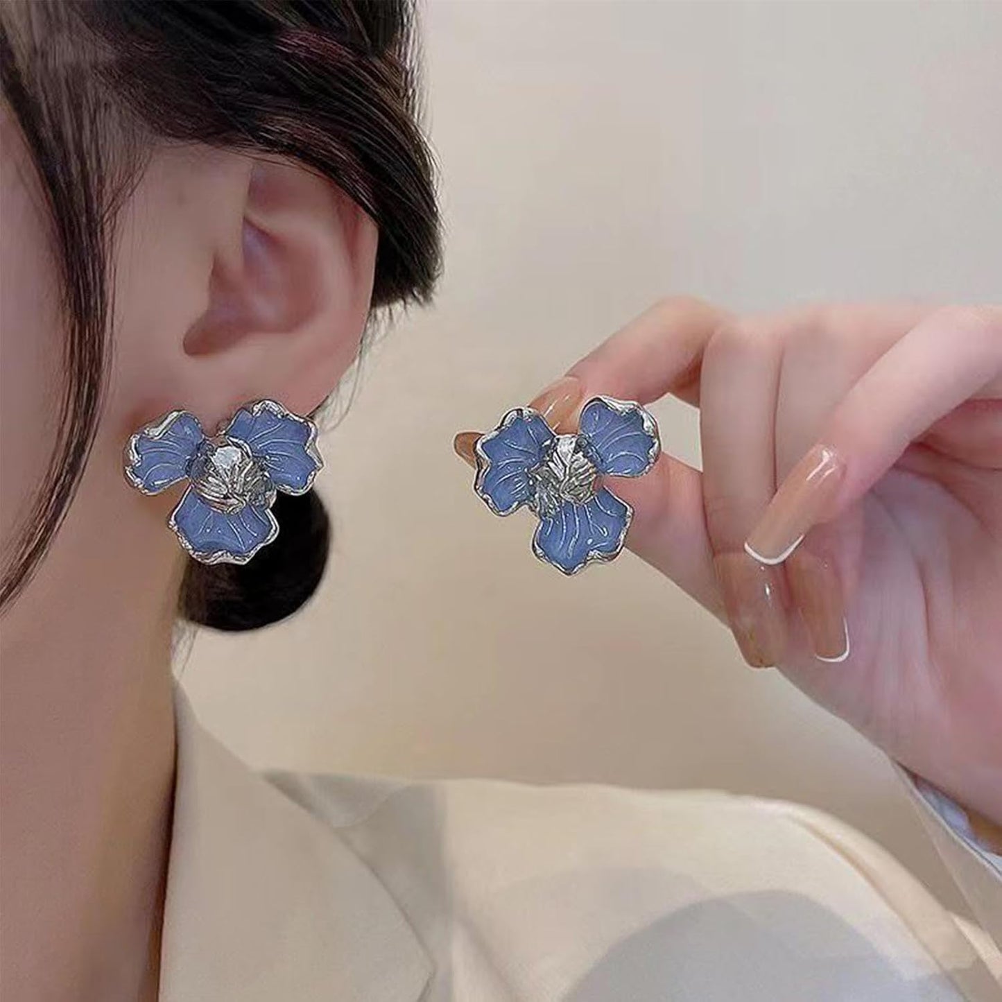 Unique Blue Flower Earrings Studs Vintage Floral Petal Earrings Statement French Blue Iris Flower Earrings Studs Bridal Wedding Prom Earrings Jewelry for Women