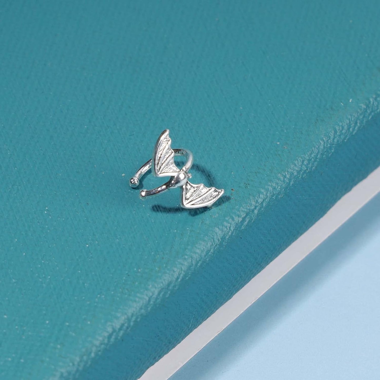 Gothic Bat Cuff Earrings Gold Bat Ear Cuffs Non Pierced Earrings Punk Animal Earrings Cool Vampire Earrings Jewelry for Women and Girls Gifts