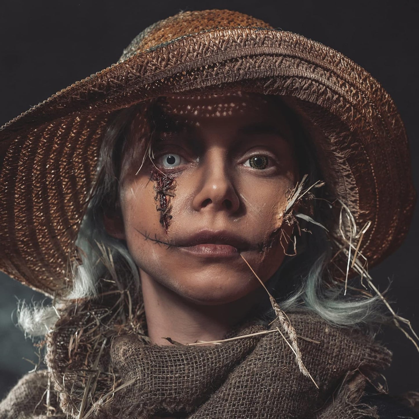 Graftobian Special FX Trauma Pro SFX Makeup Kit - Professional Makeup Kit for Halloween, Cosplay, and Movie, Easy-to-use Cosmetics Collection Set for Beginners, Complete Special Effects Makeup Kit